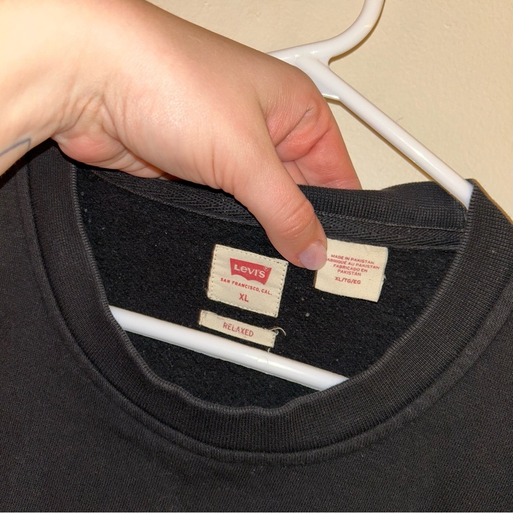 Levi’s Relaxed Embroidered Logo Crewneck Sweatshirt - Picture 2 of 5